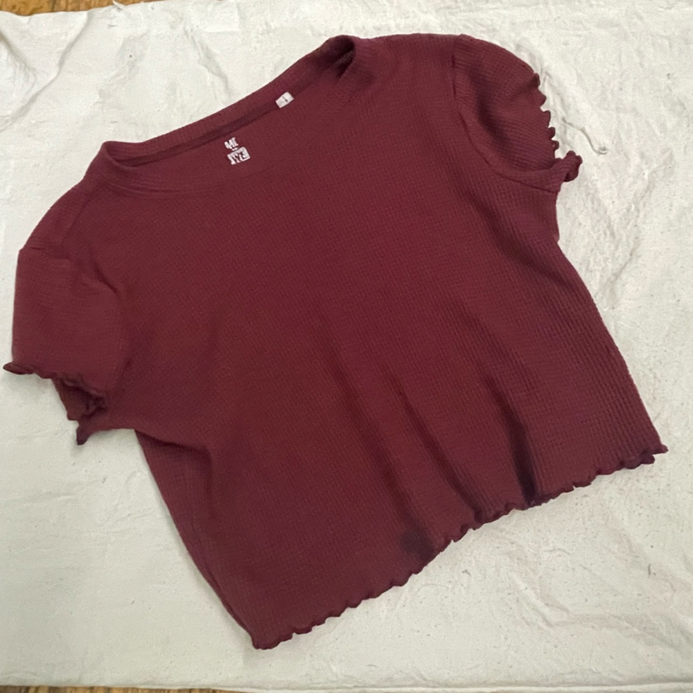 Thrifted burgundy baby tee size XS